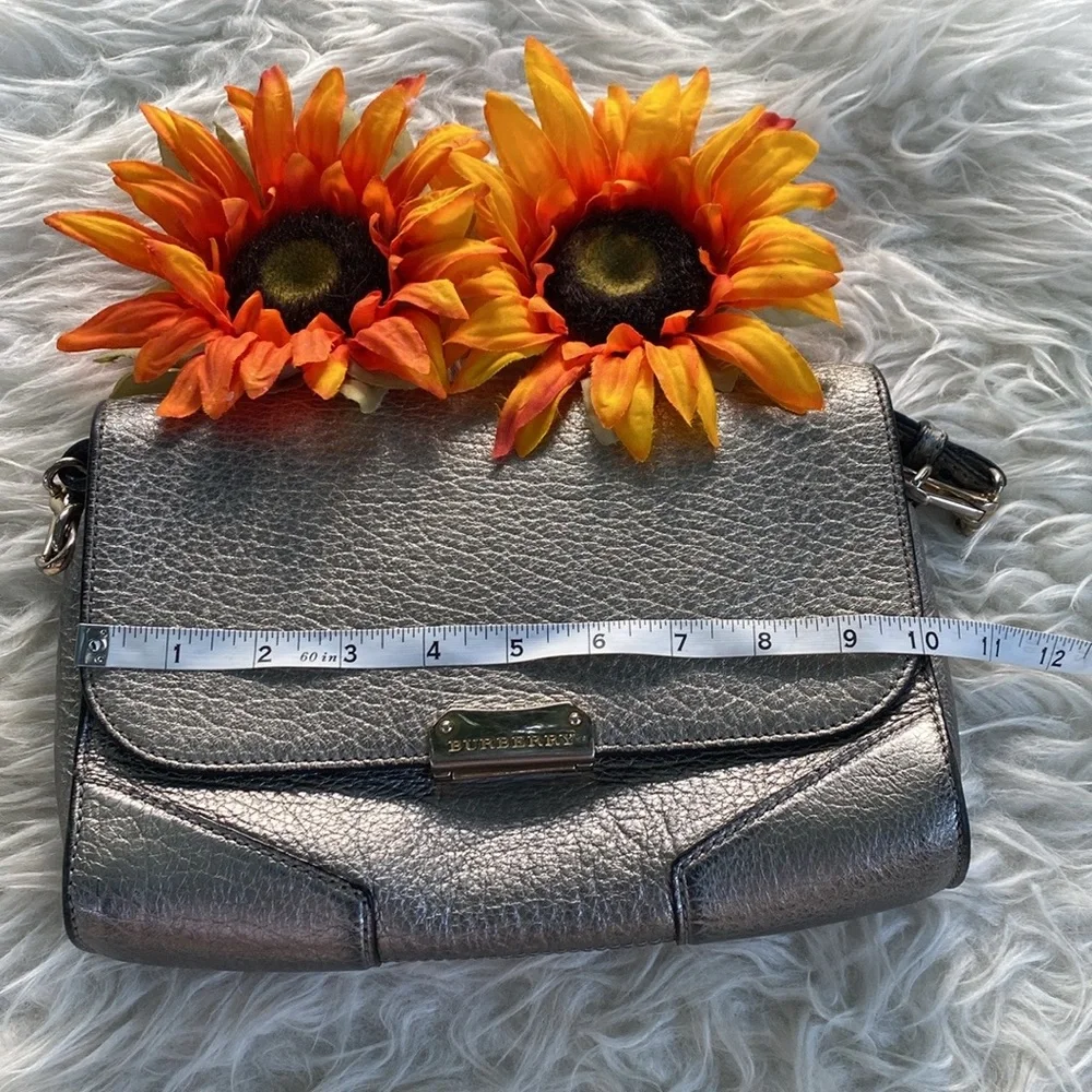 HP🌺 Burberry crossbody bag 🌺 - Picture 3 of 14